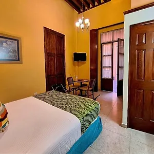 Del Capitan De Hotel